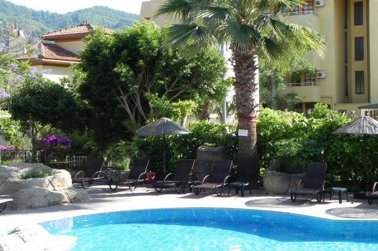 Sun Blue Apart Hotel İçmeler Exteriér fotografie